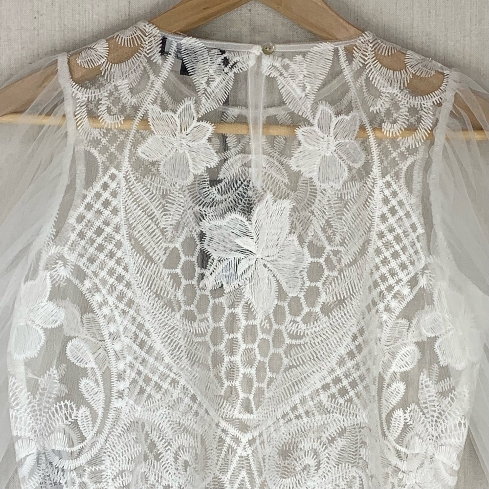 Love‎ University~NWT~Women’s Long Sleeve Sheer Top w/ Appliques~White~Sz S - Picture 12 of 15